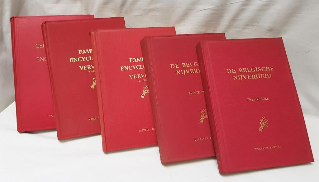 Familia -Encyclopedie - plakboek - 5 delen., Boeken, Ophalen of Verzenden, Zo goed als nieuw, Diverse auteurs