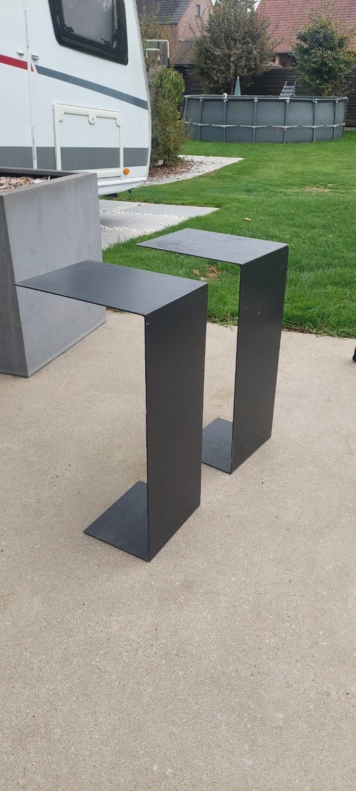 2 bijzettafel voor aan de zetel, Ophalen