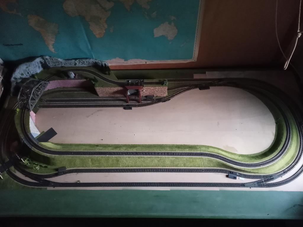 Treintafel FLEISCHMANN HO, Hobby en Vrije tijd, Modeltreinen | H0, Zo goed als nieuw, Treinset, Gelijkstroom, Fleischmann, Ophalen