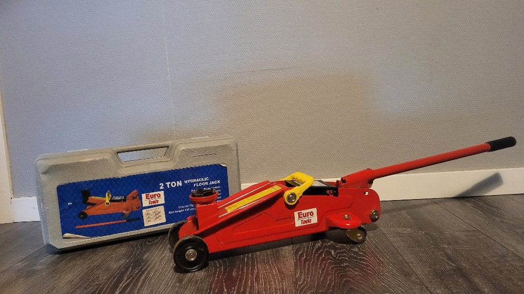 Auto/Garage draagbare krik 2Ton Eurotools/Min135mm/Max 335mm, Auto diversen, Ophalen of Verzenden, Gebruikt, Hydraulisch, Garagekrik