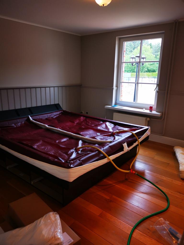 TE KOOP – LUXE BODYFORM WATERBED, Huis en Inrichting, Ophalen, Gestabiliseerd