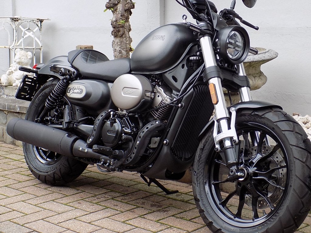 Hyosung GV 125 cc EVO chopper bobber moto als nieuw , Motoren, 2 cilinders, Chopper, 125 cc, 11 kW of minder