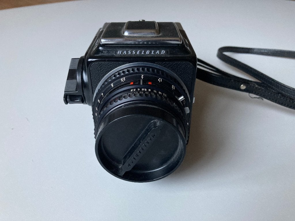 Hasselblad 503CX + Carl Zeiss Planar 1:2,8, Enlèvement