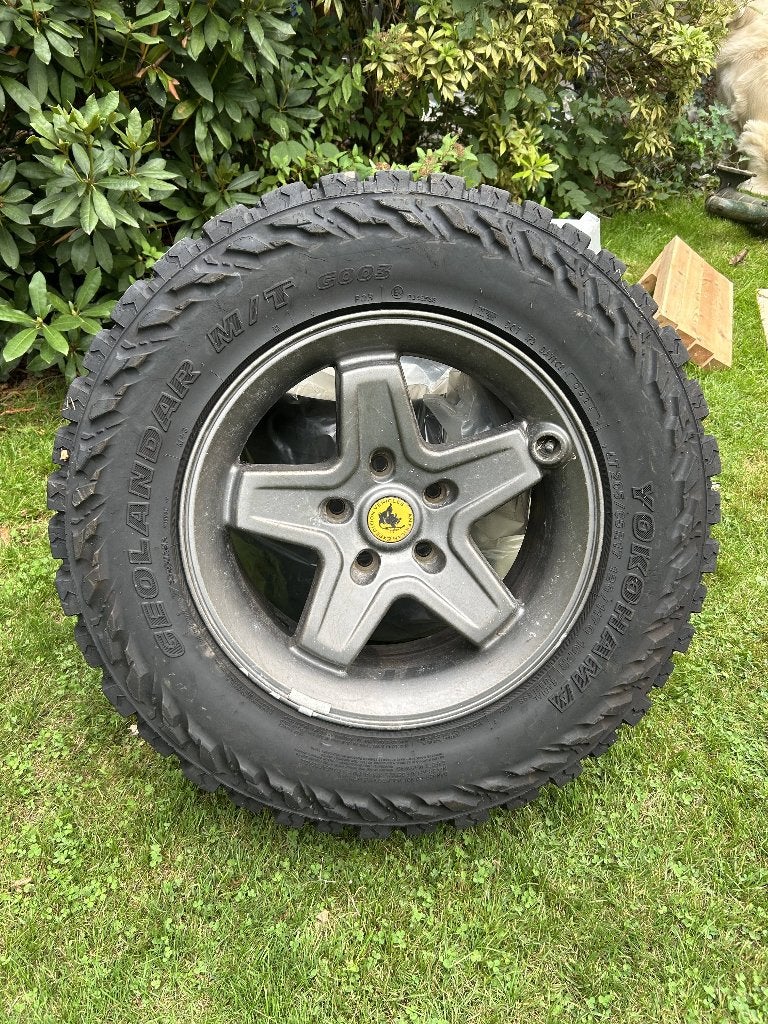Pneu 4X4 Yokahama MT 265X65R17 120/117Q, Autos : Pièces & Accessoires, Pneus & Jantes, 4 Saisons, 265 mm, Enlèvement, Utilisé