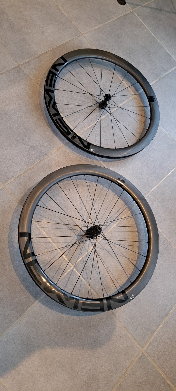 paire de roues en carbone Take Streem R50, Vélos & Vélomoteurs, Comme neuf, Enlèvement, Newmen, Carbone