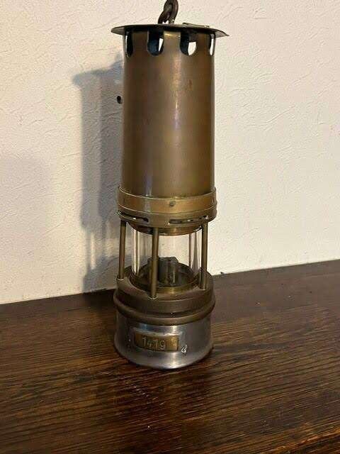 Lampe de mineur ancienne en laiton, Enlèvement