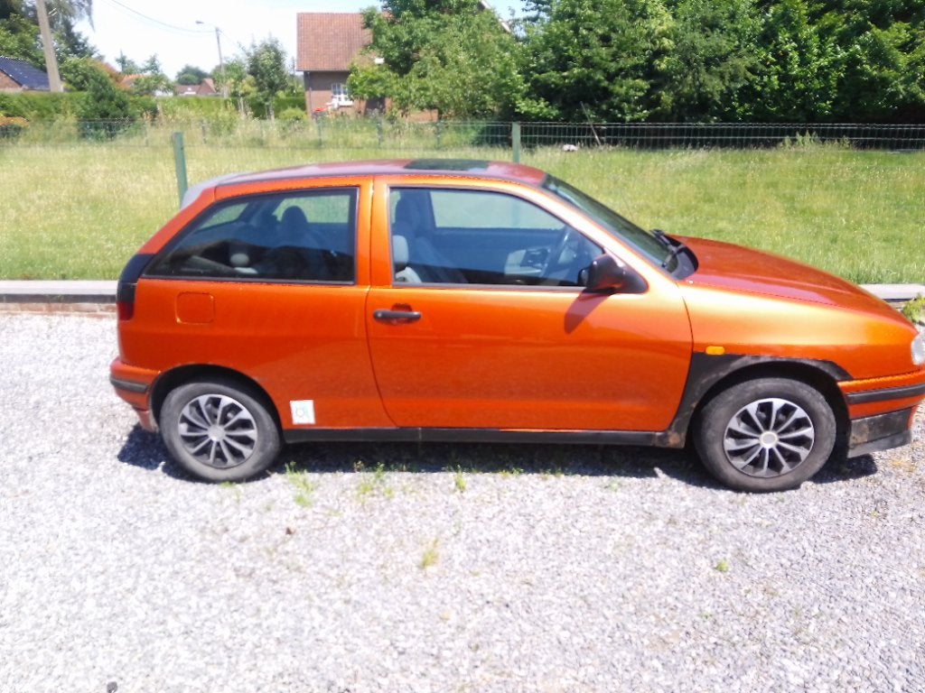 Seat Ibiza série Latino (young timer), Autos, Seat, Particulier, Ibiza, Essence, Coupé, 3 portes, Boîte manuelle, Autres couleurs