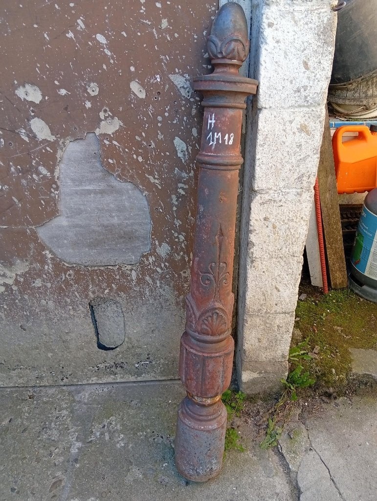poteau en fonte année 60-70, Jardin & Terrasse, Enlèvement, Utilisé, Moins de 180 cm, Poteaux