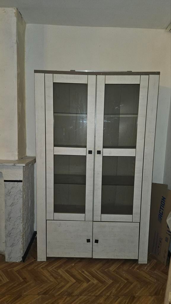 A donner: Buffet + armoire de rangement + grande Table, Ophalen