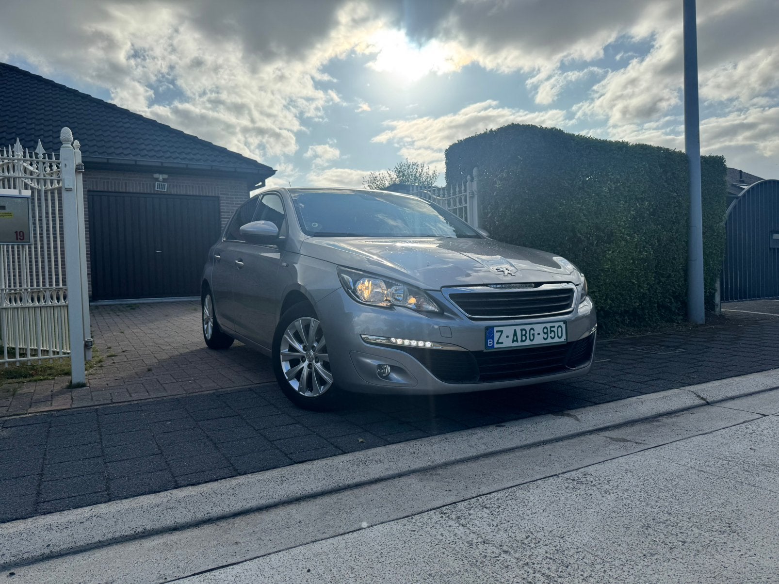 Une Peugeot 308 ! 1.2 De l'essence ! En 2016 !, Autos, Peugeot, Argent ou Gris, Achat, Euro 6, Entreprise