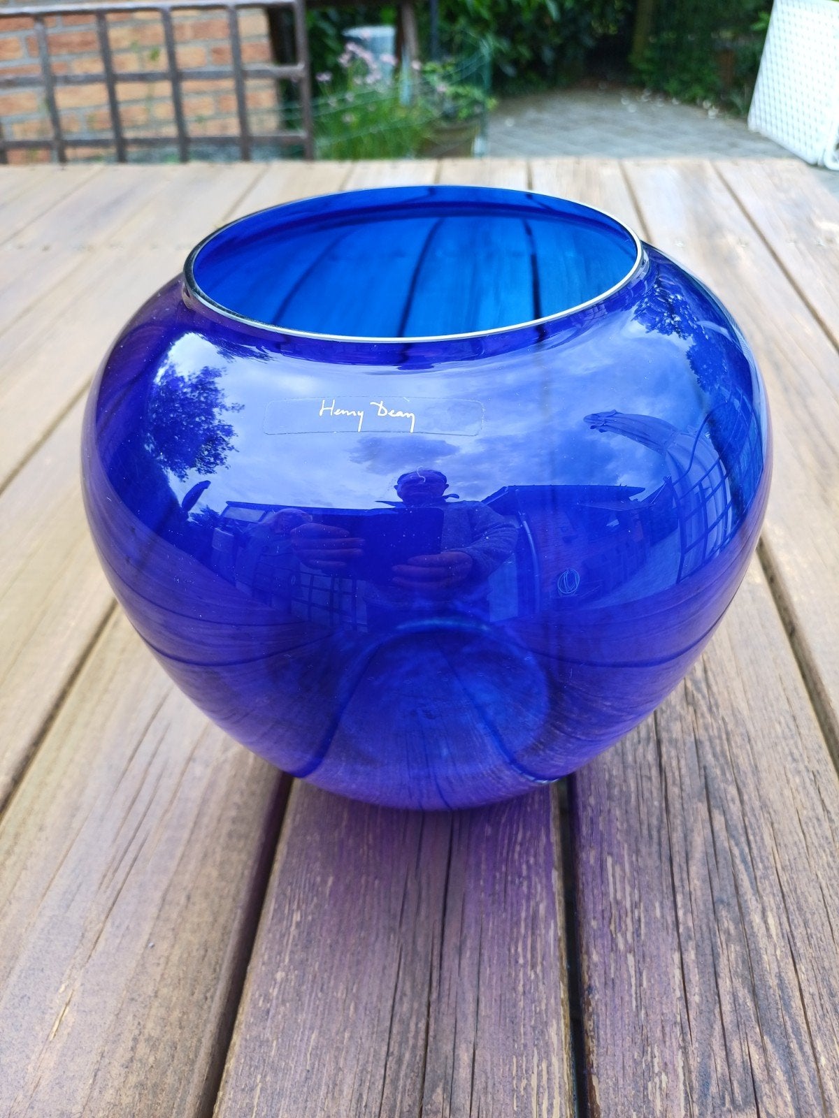 Vase boule Henry Dean en verre soufflé bleu cobalt, Bleu, Verre