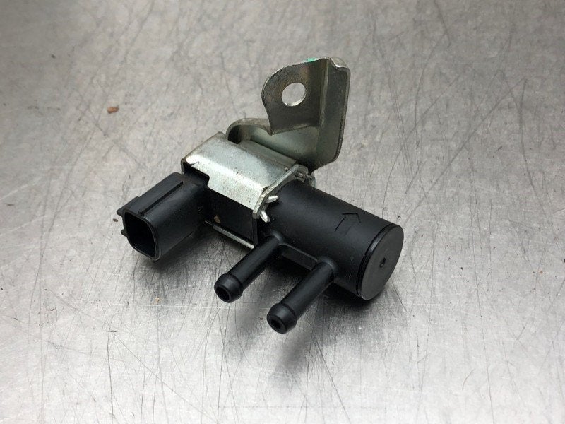 VACUUM VALVE Suzuki Celerio (LF) (01-2014/-) (|K5T48596|), Utilisé, Suzuki