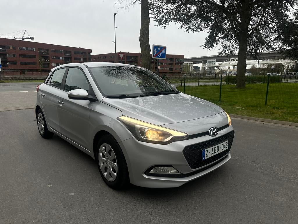 HYUNDAI i20 • EURO 6b • 1.2 BENZINE •, Auto's, Parkeersensor, Euro 6, 62 kW, Bedrijf