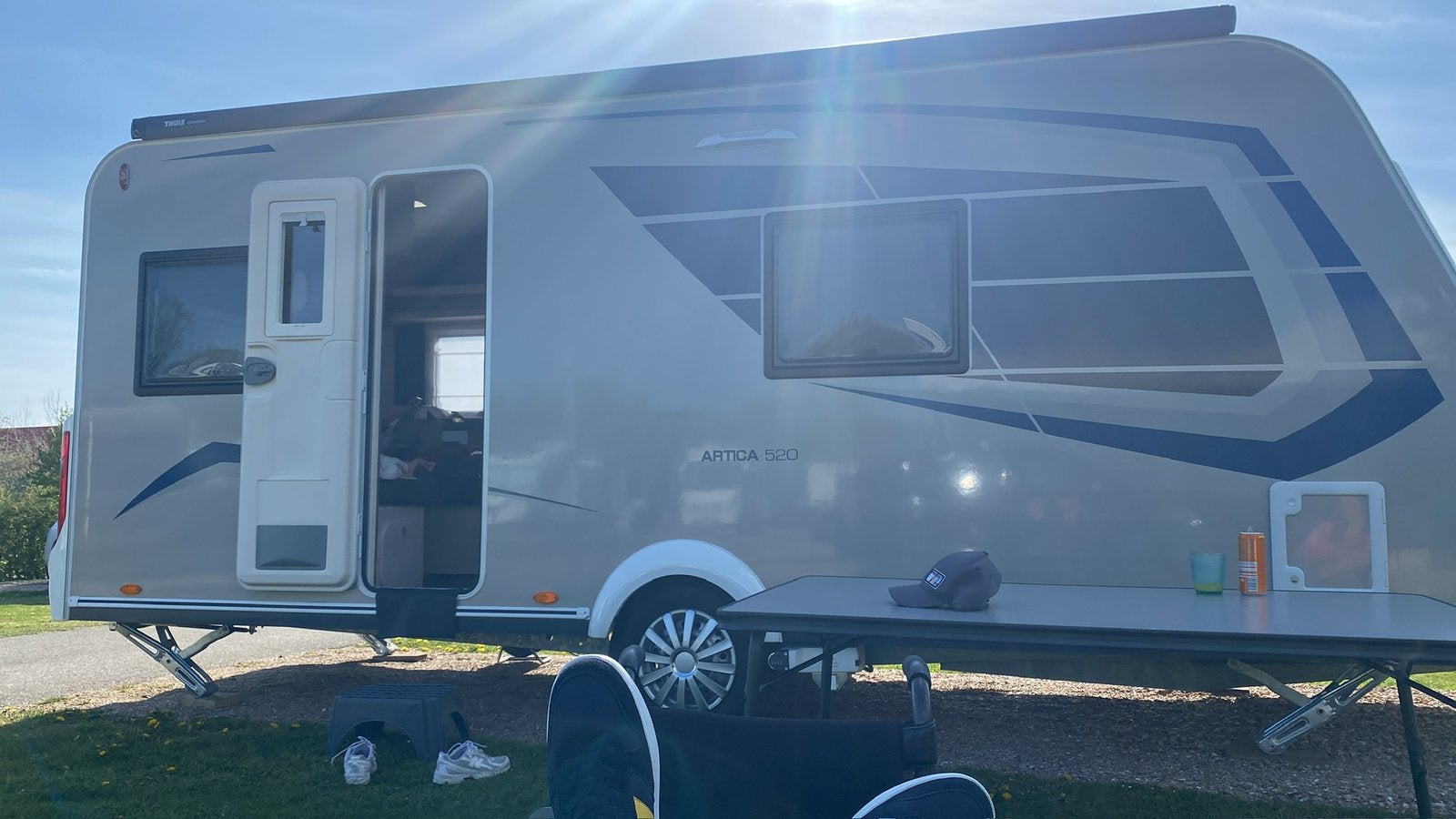 Caravalair artica 520, Rondzit, Frans bed, Particulier, 5 tot 6 meter