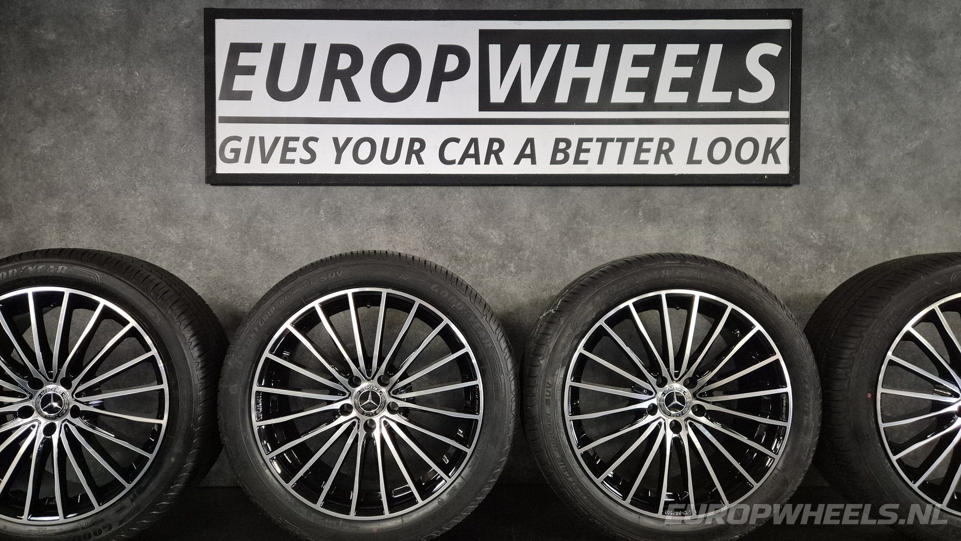 19 inch Mercedes velgen Vito W639 W447 zomerbanden 245 45, Autos : Pièces & Accessoires, Pneus & Jantes, Neuf, Pneus et Jantes