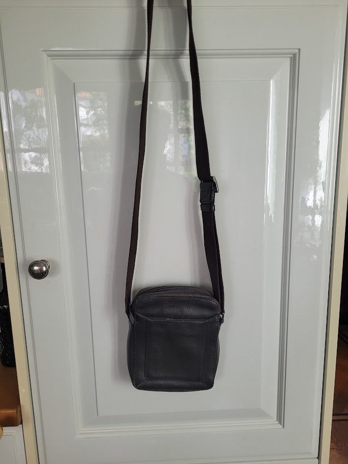 sac à main à bandoulière pour homme, Bijoux, Sacs & Beauté, Autres marques, Cuir, Enlèvement ou Envoi, Comme neuf