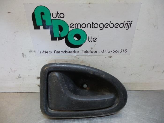 Poignée portière 2portes gauche d'un Opel Vivaro (Vivaro 0, -, Opel, Utilisé, -