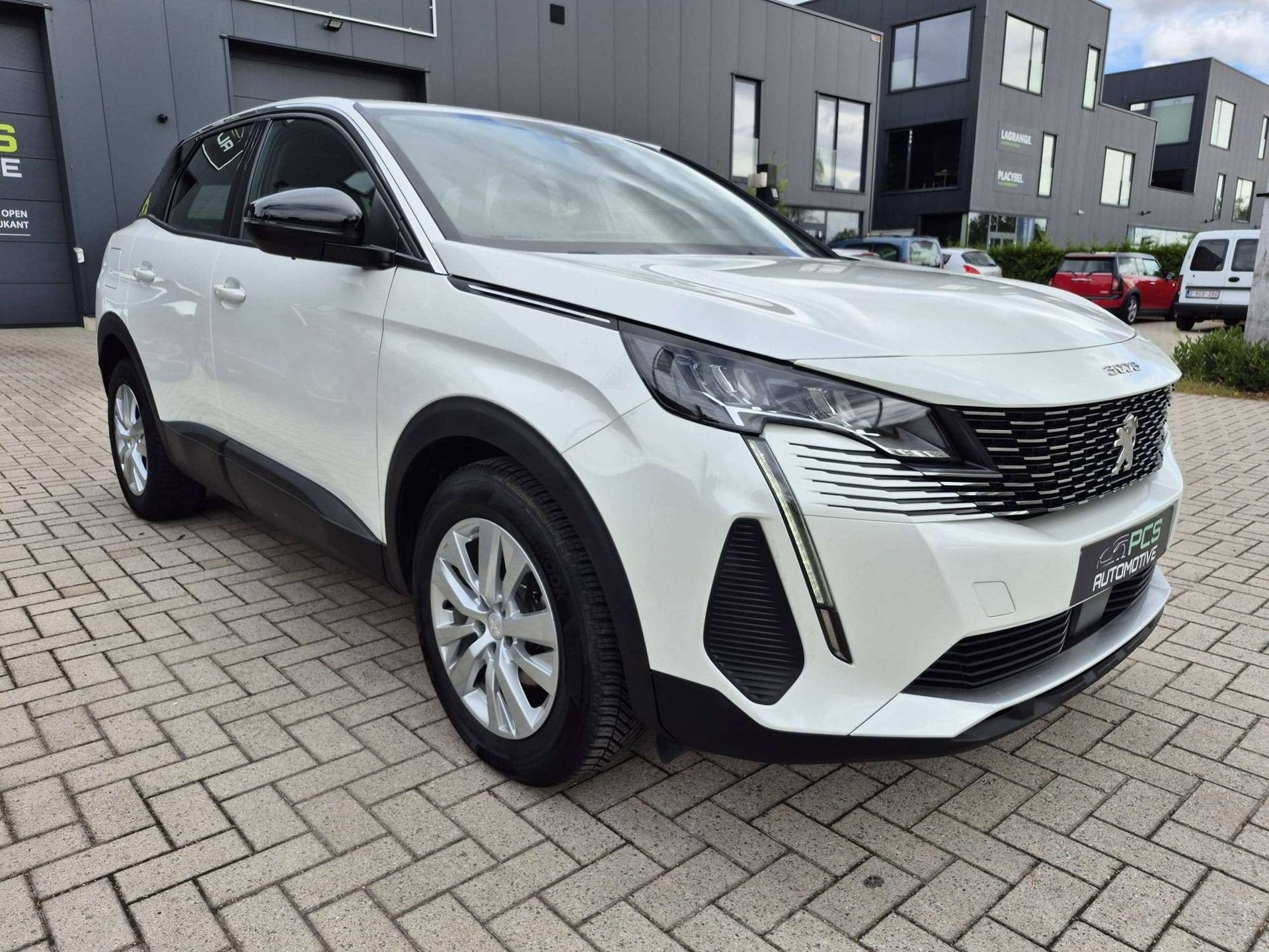 Peugeot 3008 1.2 Benzine Auto / BTW-aftrekbaar / 2023 / 12 m, Auto's, Dealer onderhouden, Stof, Gebruikt, 1199 cc