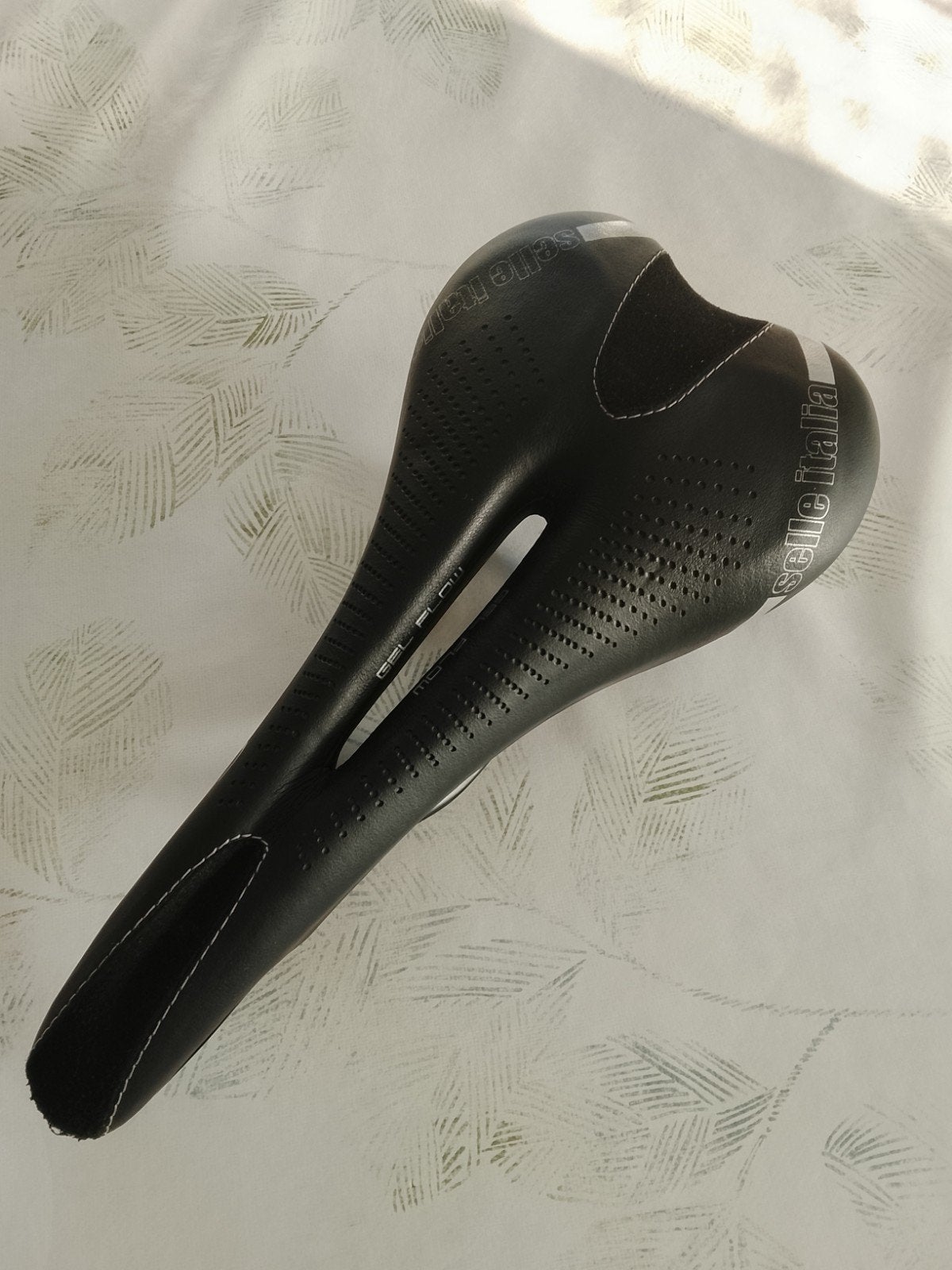 Selle Italia gel flow c2, Vélos & Vélomoteurs, Vélos Pièces, Comme neuf, Selle