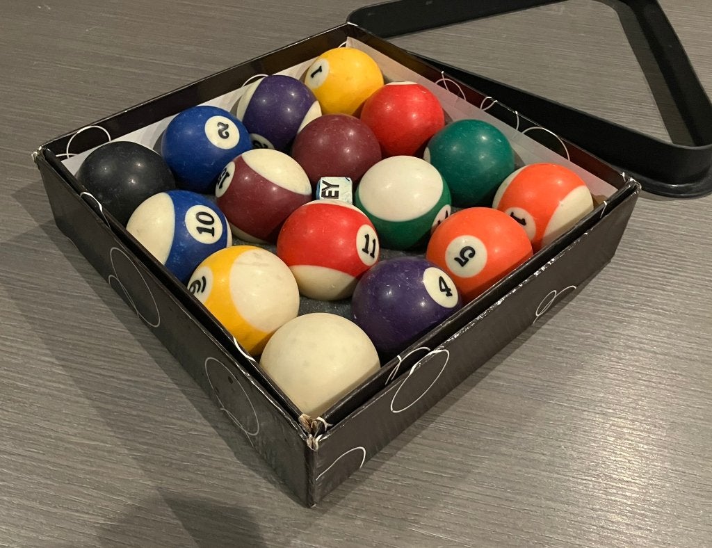 Ensemble de balles de billard + support, Enlèvement ou Envoi, Utilisé, Queue ou Boules