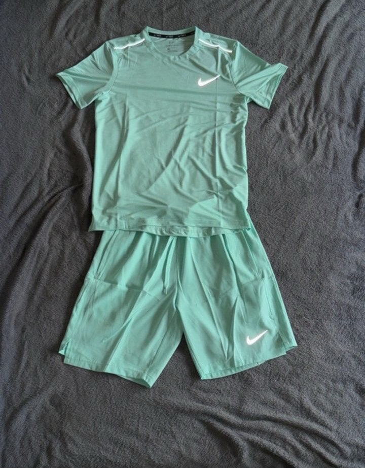 Nike Miller vert menthe taille M, Neuf, Enlèvement ou Envoi, Général, Taille 48/50 (M)