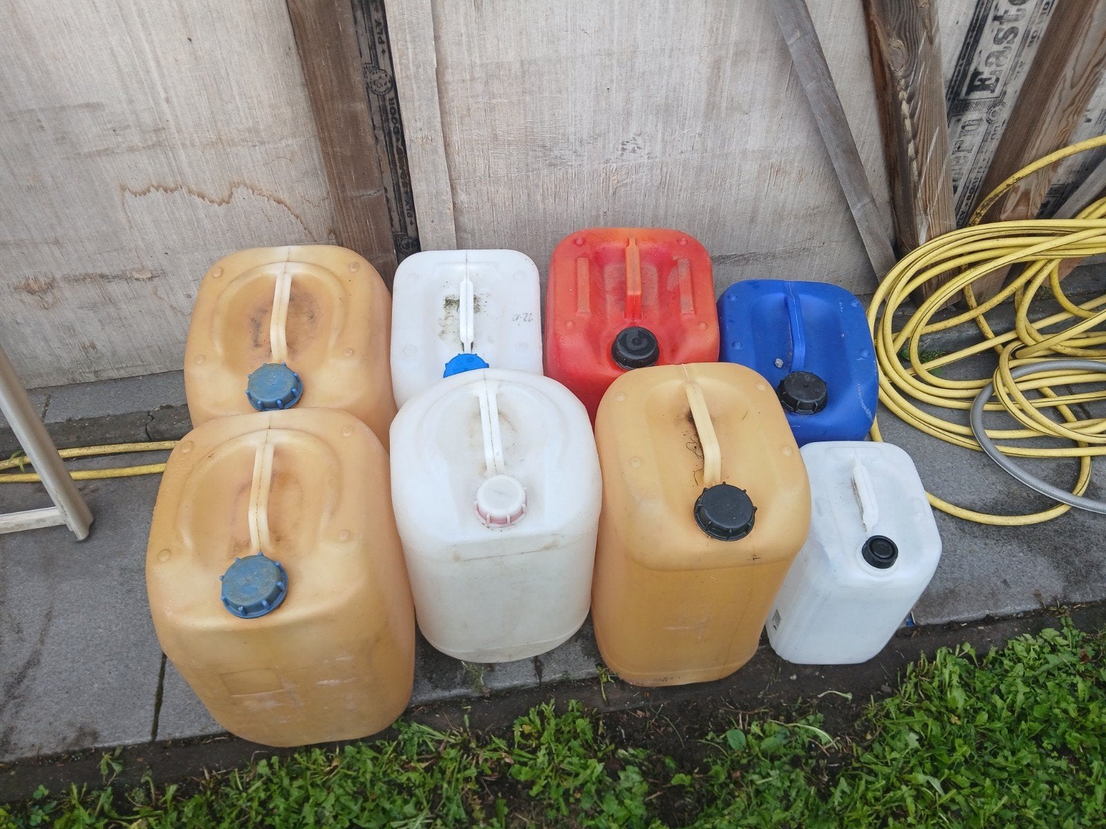 8X bidons, Bricolage & Construction, Enlèvement