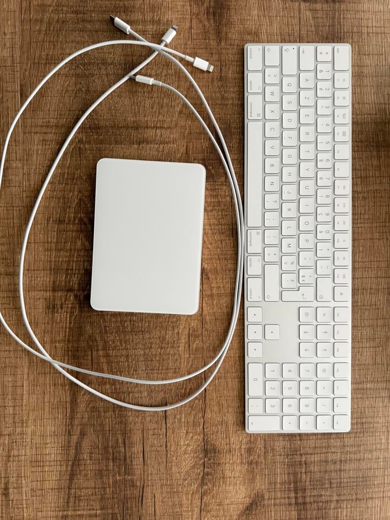 Apple Magic Keyboard AZERTY +Magic Trackpad 2 perfecte staat, Toetsenbord en muis-set, Azerty, Ophalen of Verzenden, Zo goed als nieuw