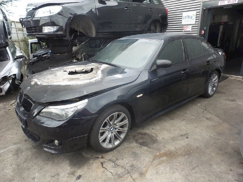 VITRE AVANT GAUCHE BMW 5 serie Touring (E61), Utilisé, BMW, Petuelring 130
80809  München, DE, Bayerische Motoren Werke AG