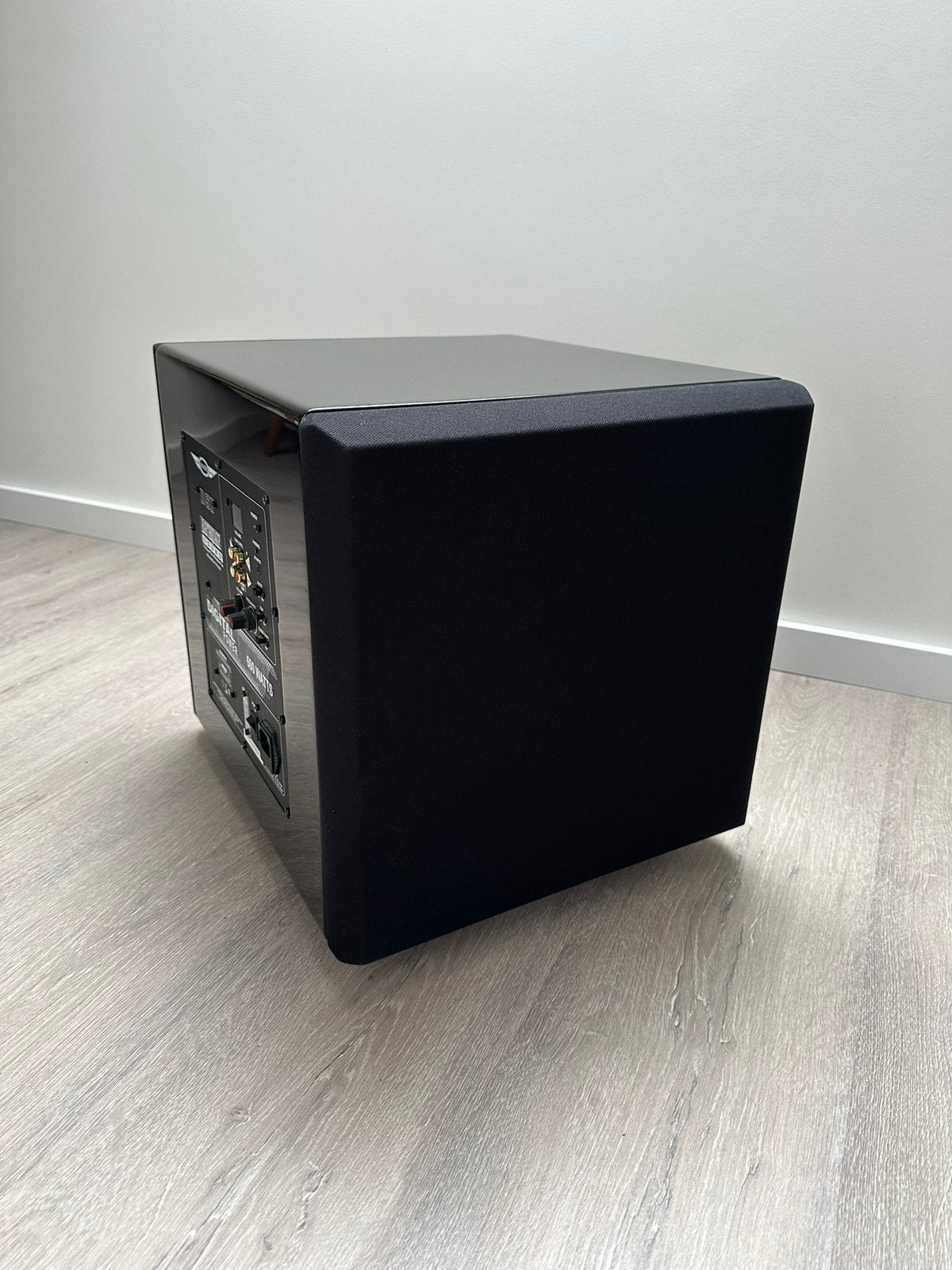 Earthquake subwoofer, Subwoofer, Zo goed als nieuw, Ophalen, 150 watt of meer