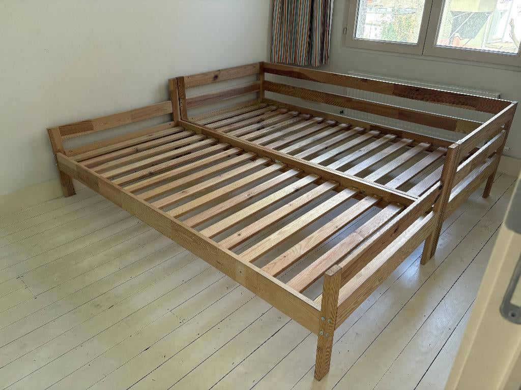 Houten bed (2x éénpersoons, te verbinden tot dubbel), Ophalen, Gebruikt, Tweepersoons, 180 cm