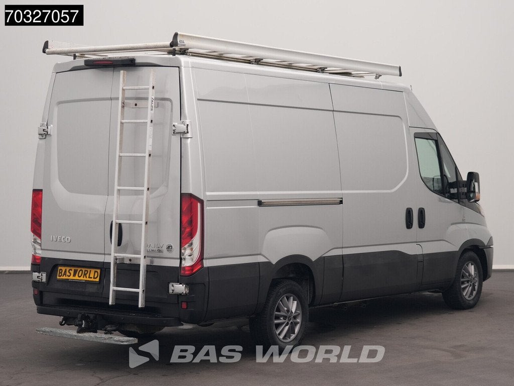 Iveco Daily 35S21 3.0L Automaat L2H2 3,5t Trekhaak 210PK Nav, Stof, Gebruikt, Euro 6, 4 cilinders