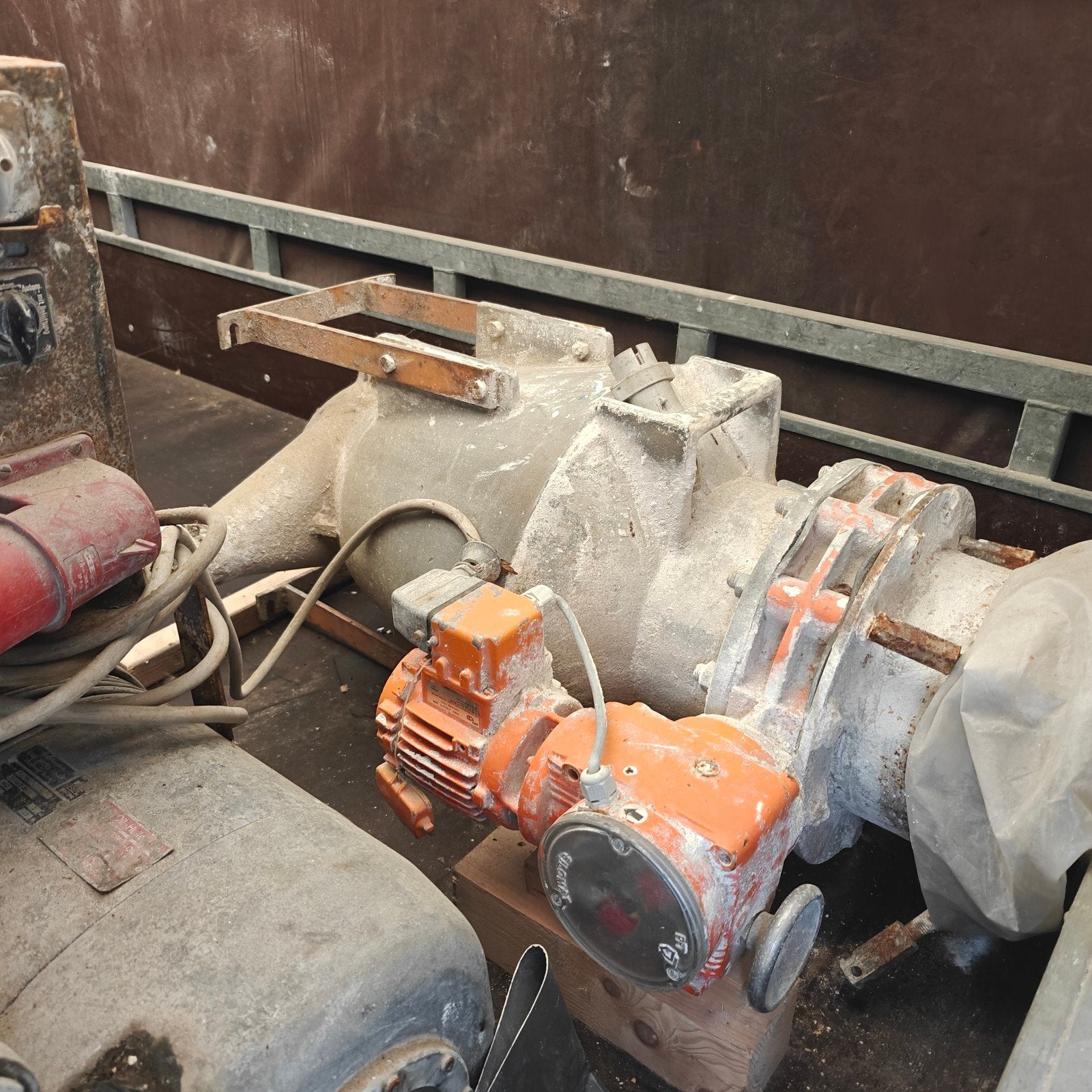 Pft silomat in aanhangwagen., Doe-het-zelf en Bouw, Compressors, Ophalen