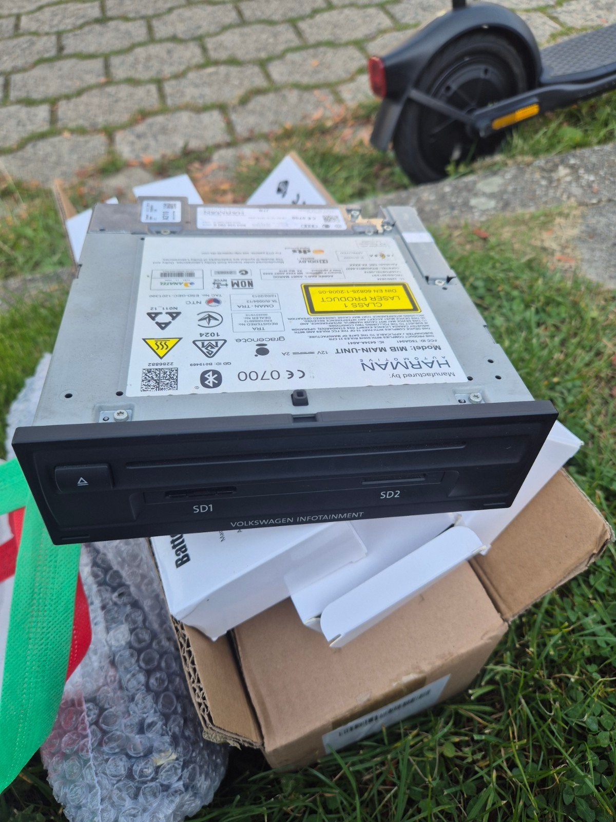 multimedia-hoofdeenheid MIB (Multimedia Interface Box), Ophalen