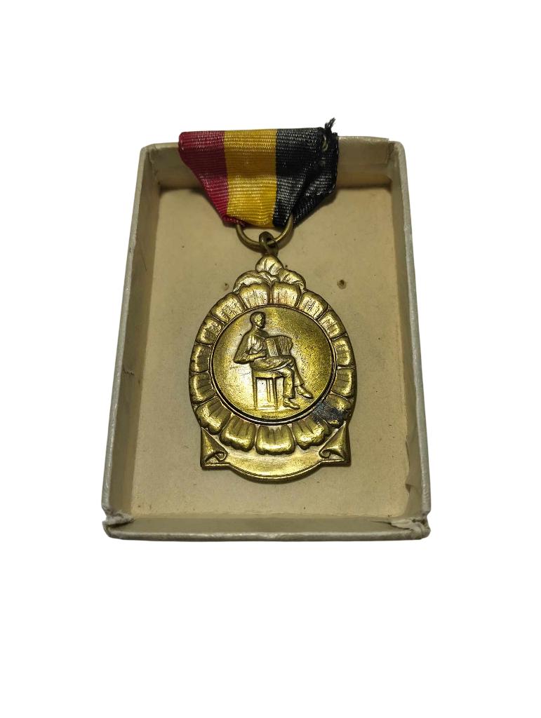 Médaille grand prix d'honneur Auvelais (accordéon) 1968, Enlèvement