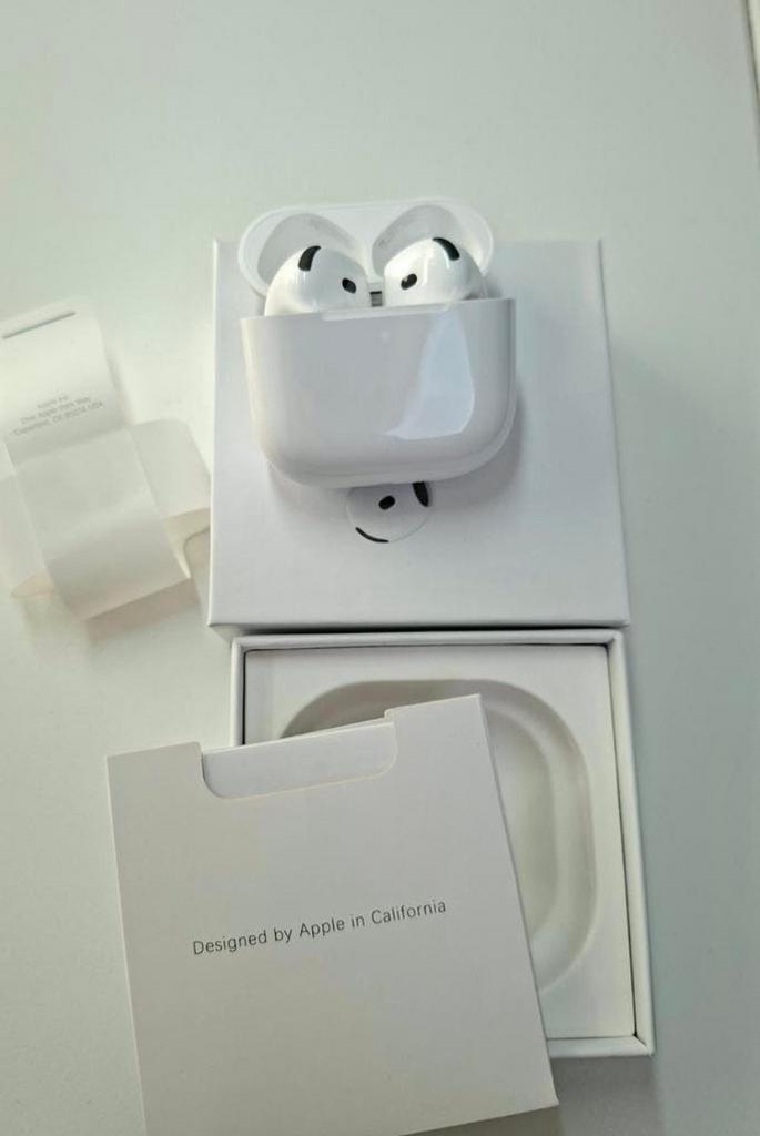 AirPods 4 nieuw in de verpakking elke klant krijgt een nieuw, Enlèvement, Comme neuf