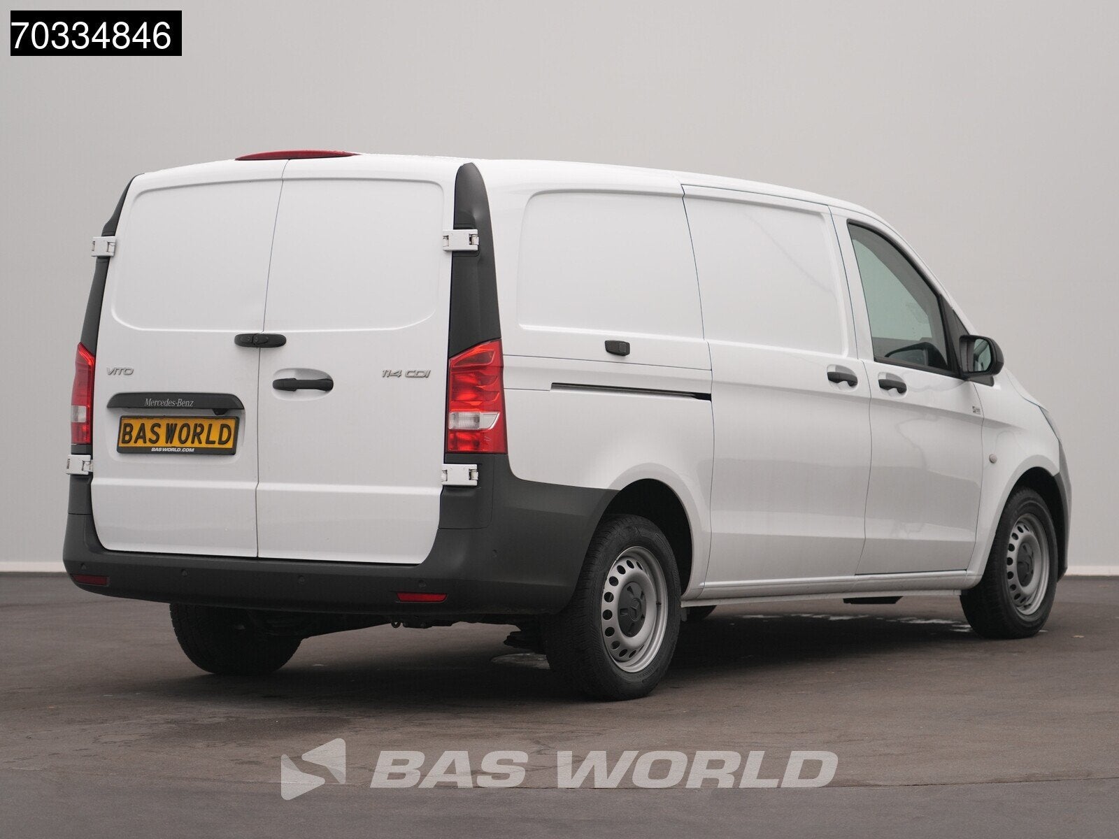 Mercedes Vito 114 Automaat L2H1 Airco Cruise Camera Parkeers, Auto's, Gebruikt, Euro 6, 4 cilinders, 136 pk