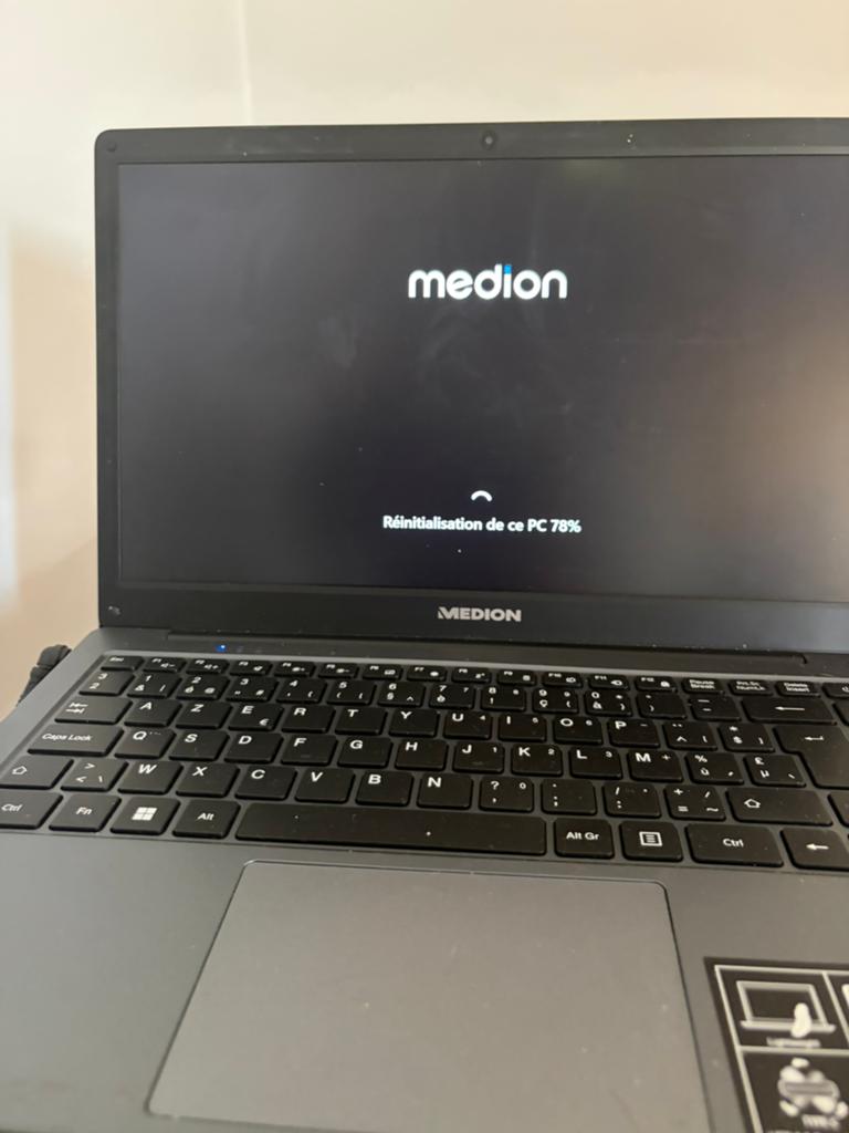 Medion laptop, Informatique & Logiciels, Enlèvement ou Envoi, Comme neuf, SSD
