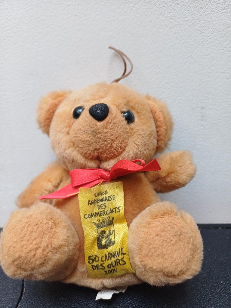 Andenne carnaval 2004, Verzamelen, Beren en Cherished Teddies, Ophalen, Zo goed als nieuw, Stoffen beer, Overige merken