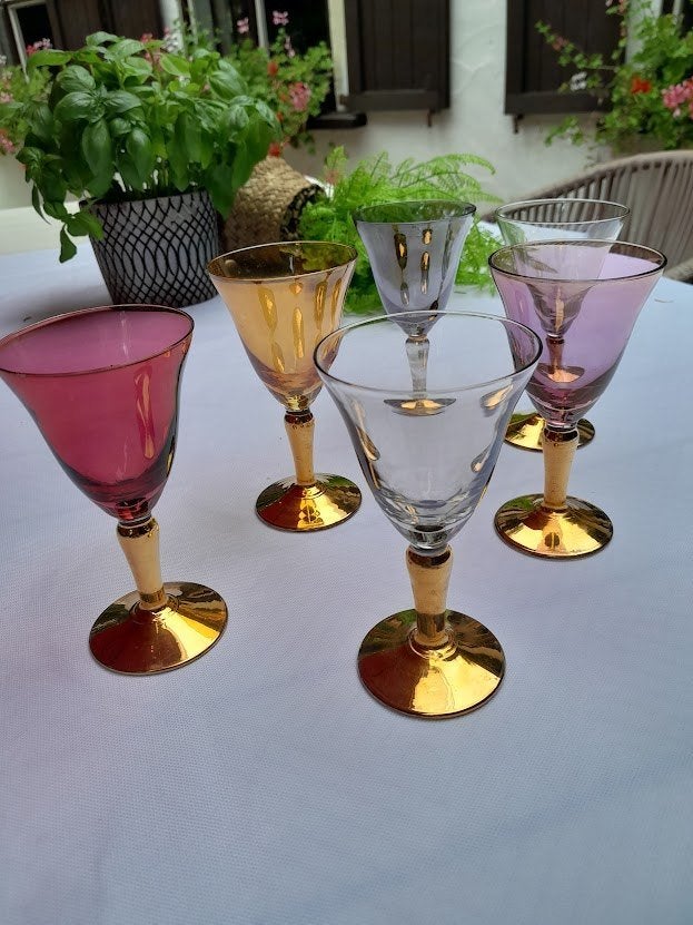 Vintage gekleurde glazen, goudgekleurde voet, Enlèvement ou Envoi