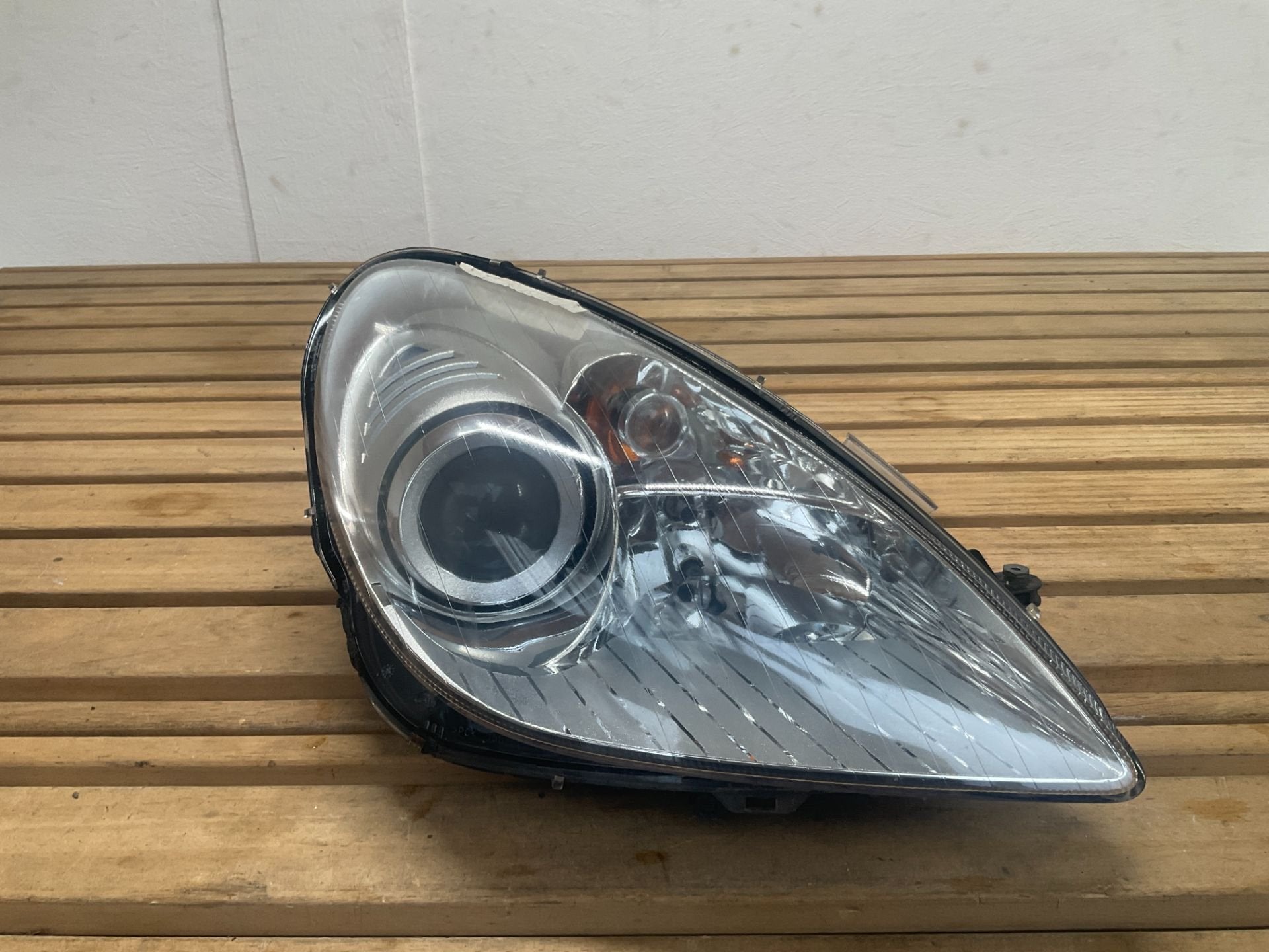 Phare avant droit Mercedes-Benz Classe E 06 09 1EL008361721, Mercedes-Benz AG, Mercedes-Benz, Utilisé, Mercedesstrasse 120
70372  Stuttgart, DE