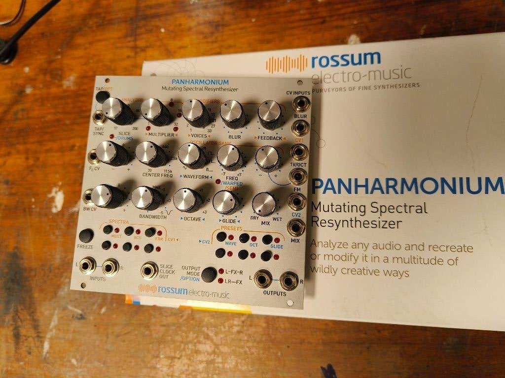 Rossum Electro-Music Panharmonium, Envoi, Comme neuf