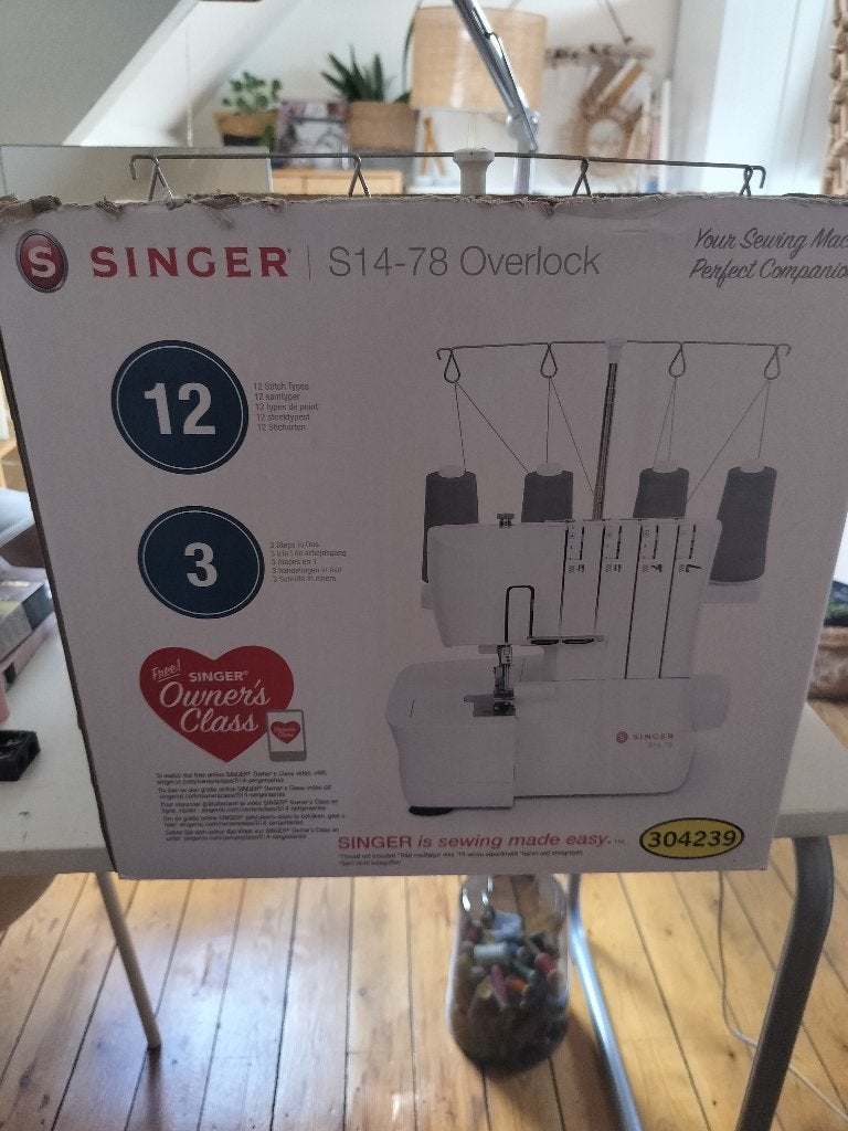 Overlock machine Singer, Hobby en Vrije tijd, Ophalen, Zo goed als nieuw, Lockmachine, Singer