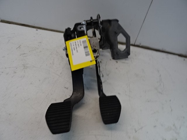 PEDALE D'EMBRAYAGE Peugeot 208 I (CA / CC / CK / CL), Autos : Pièces & Accessoires, Utilisé, Peugeot