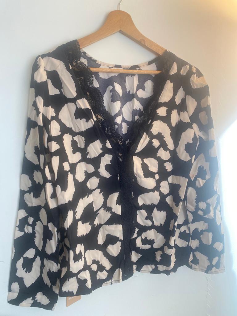 Women blouse, Kleding | Dames, Blouses en Tunieken, Ophalen of Verzenden, Nieuw, Maat 38/40 (M), Zwart