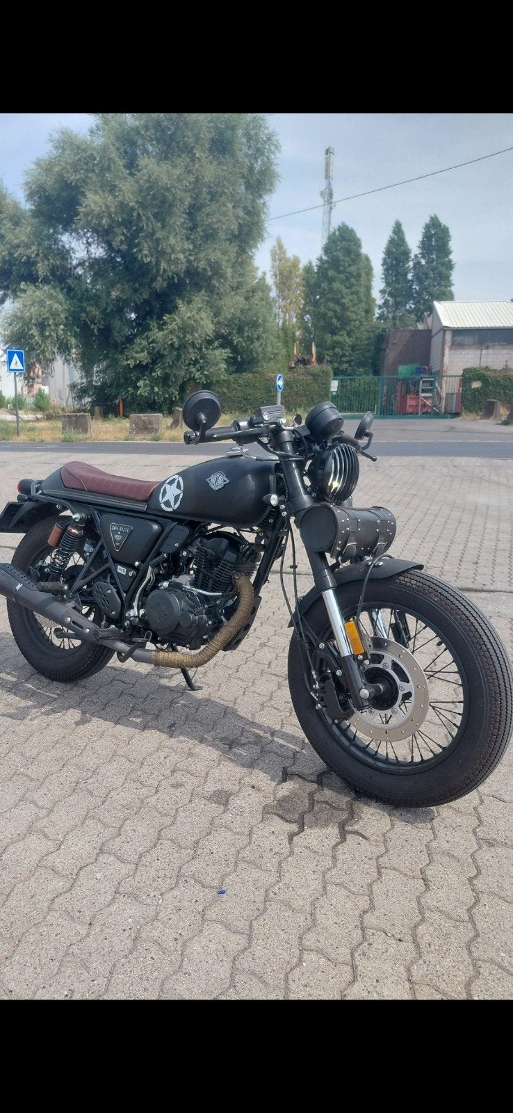 ARCHIVE 125cc CAFÉ RACER – 2024 – SLECHTS 7.400 KM, Motos, Occasion, Particulier, 1 cylindre, Manuelle