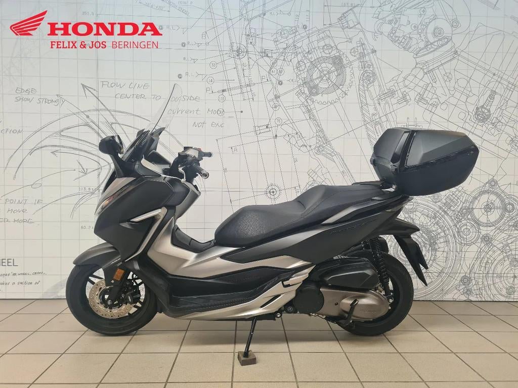 Honda NSS 300 Forza (bj 2020), Motoren, Scooter, 300 cc, Bedrijf, 12 t/m 35 kW