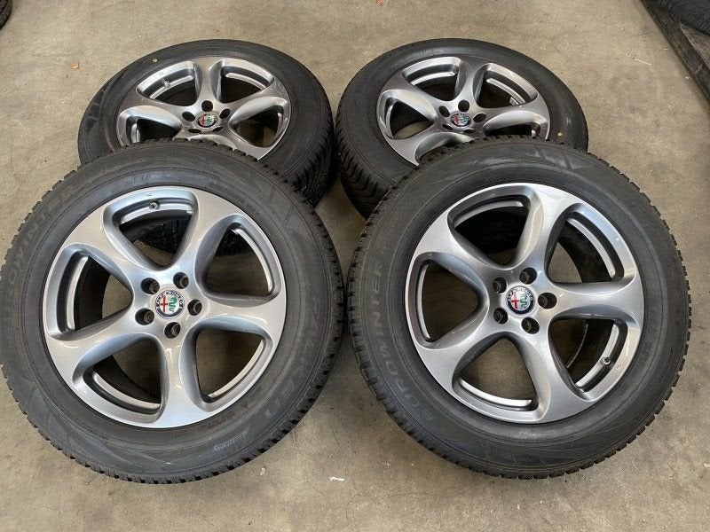 18 inch originele velgen + winterbanden Alfa Romeo STELVIO 1, Autos : Pièces & Accessoires, Pneus et Jantes, Pneus hiver, -, 18 pouces
