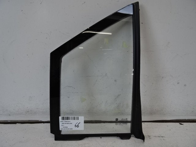 VITRE ARRIERE DROITE Opel Omega A (16 / 17 / 19) (90224780), Opel, Opel Automobile GmbH, Utilisé, Kontakt-opel@opel.com