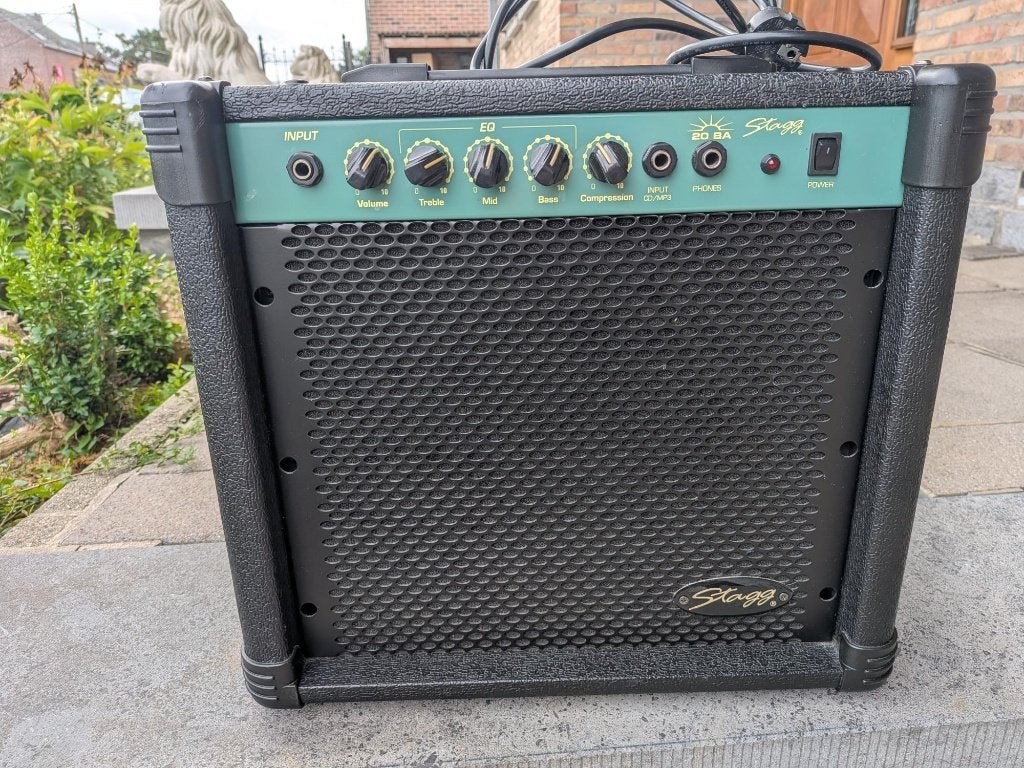 Stagg 20 BA – Amplificateur combo basse ou clavier 20 W, Musique & Instruments, Enlèvement, Utilisé, Guitare basse, Moins de 50 watts