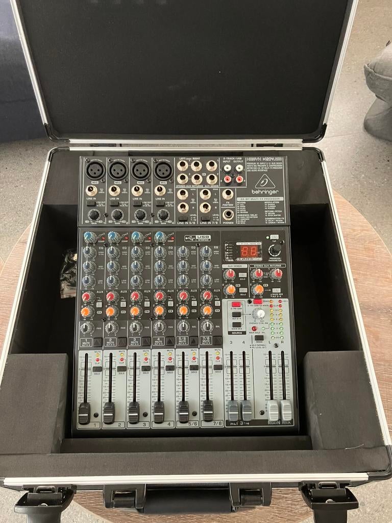 Behringer XENYX X1204 USB, Enlèvement, Comme neuf